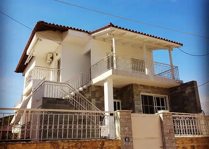 La Vita Apartments-Near Airport & Sea