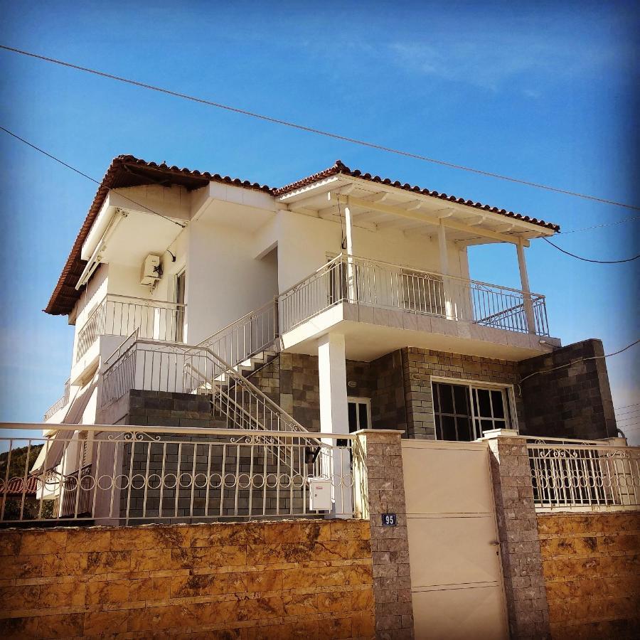 La Apartments-near Airport & Sea Apartment *