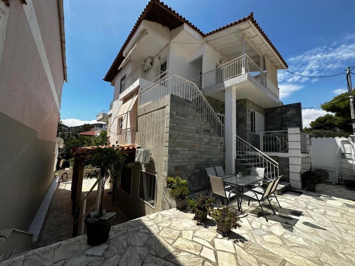 La Apartments-near Airport & Sea Apartment *