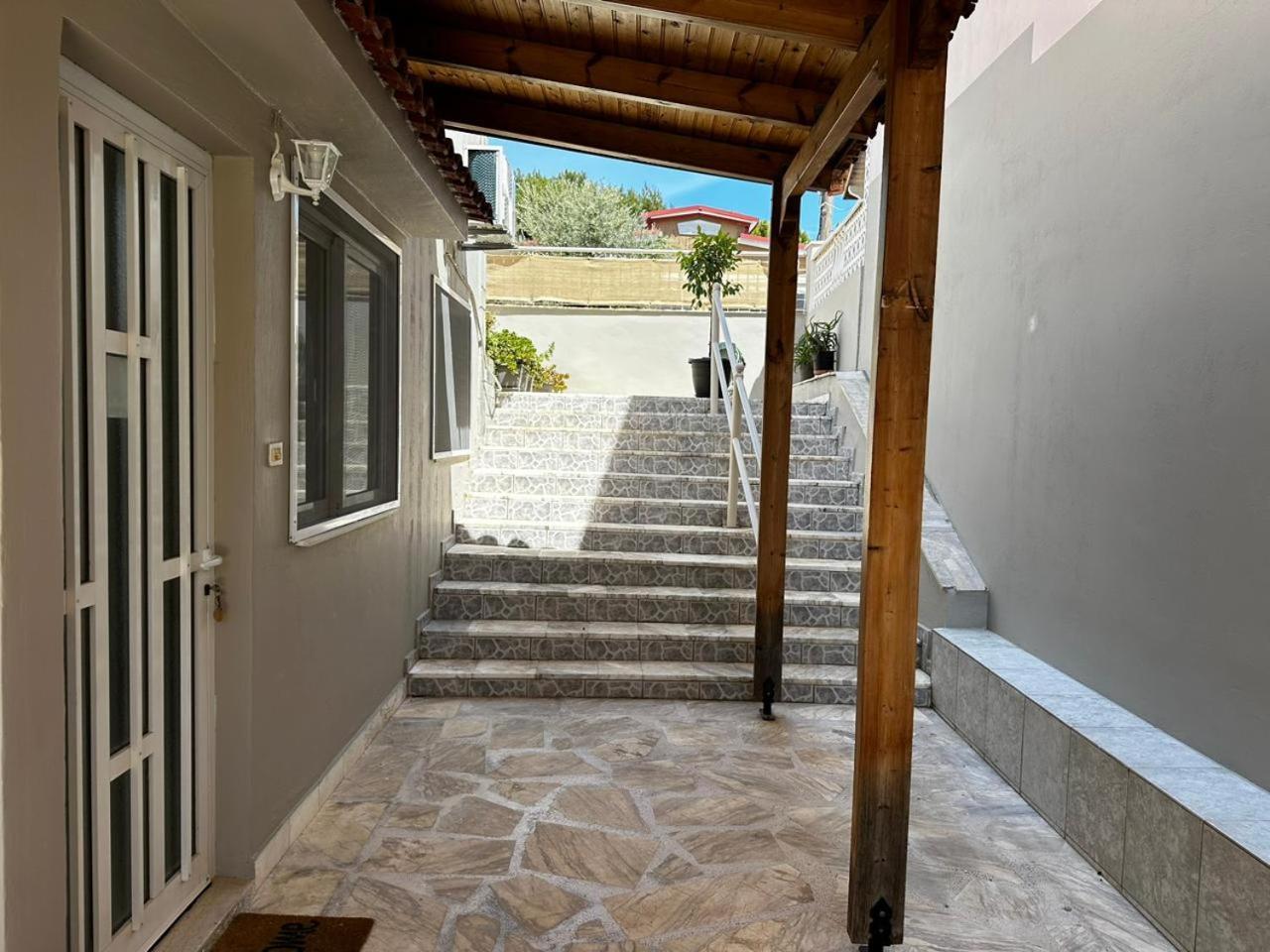La Apartments-near Airport & Sea Artemida (Attica)